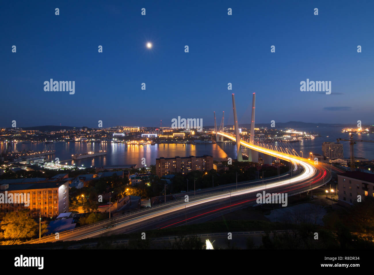 Neue Brücke über die in Wladiwostok Stockfoto