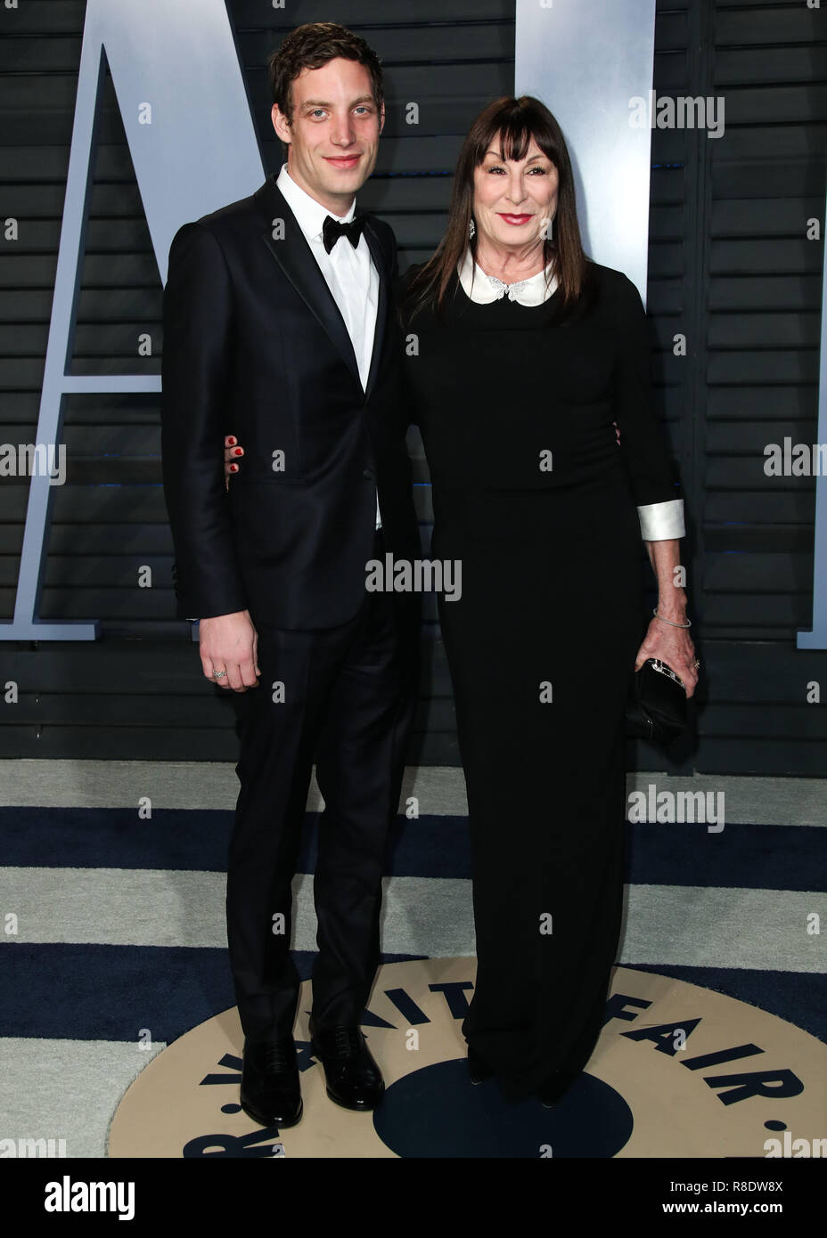 BEVERLY HILLS, Los Angeles, CA, USA - 04. März: James Jagger, Anjelica Huston im 2018 Vanity Fair Oscar Party im Wallis Annenberg Center für Darstellende Künste am 4. März 2018 in Beverly Hills, Los Angeles, Kalifornien, Vereinigte Staaten. (Foto von Xavier Collin/Image Press Agency) Stockfoto