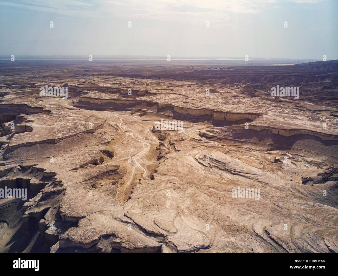 Canyon in der Judäischen Wüste, midbar Yehuda, auf das Tote Meer und Israel. Hintergrund der leblosen Land in der Wüste am Westufer des Jordan Stockfoto