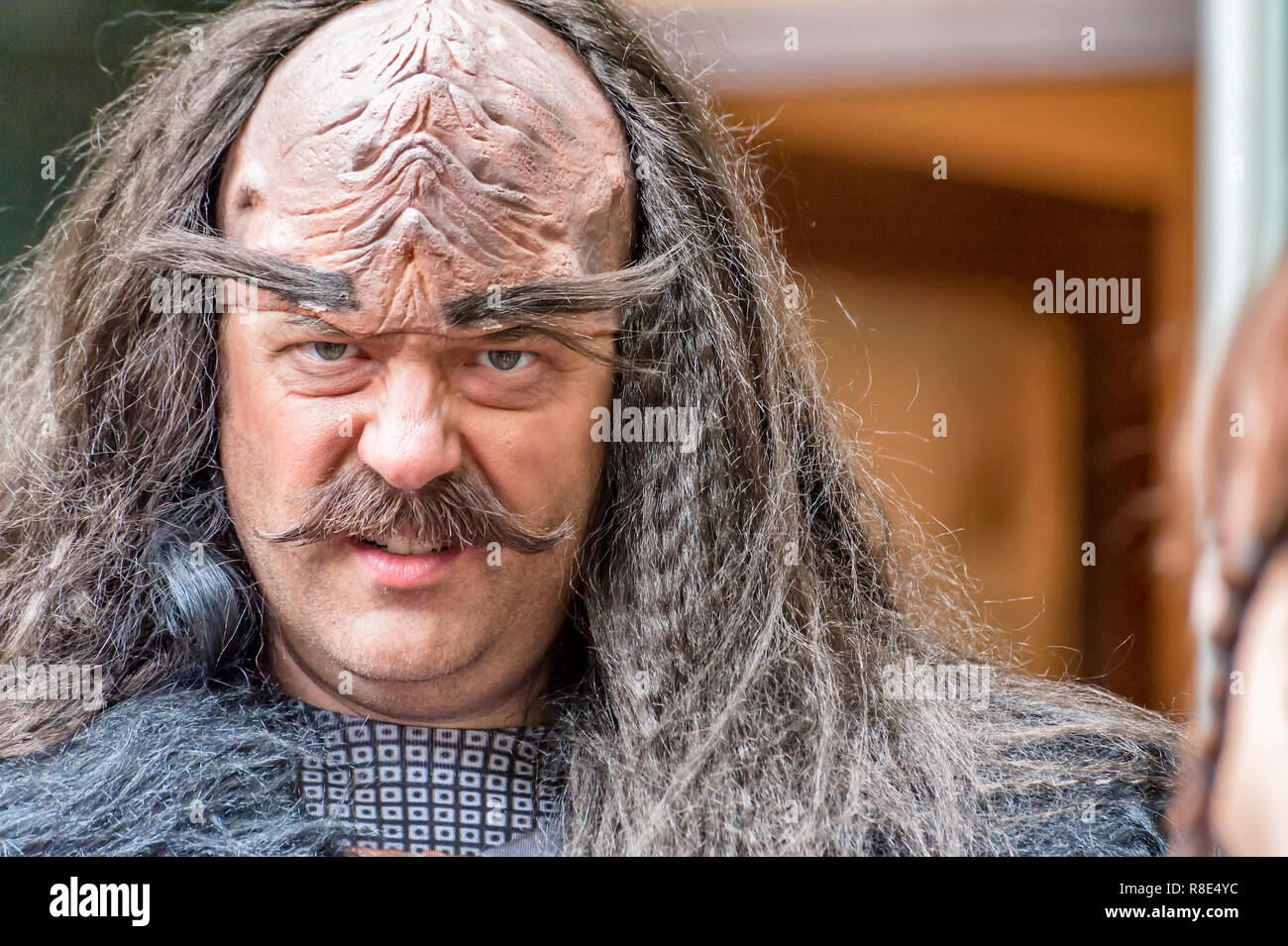 McMinnville, Oregon, USA - 16. Mai 2015: Portland's Marching Band, LoveBomb Go-Go, setzt auf ein Erscheinen bei der jährlichen UFO Fest. Bläser der Band durchführen Stockfoto