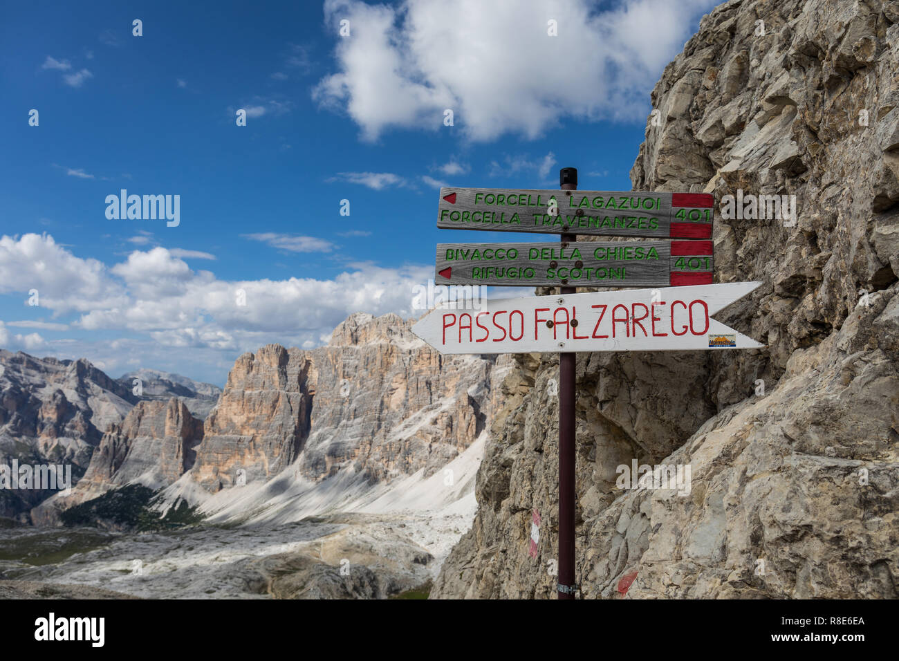 Wanderweg am Lagazuoi Piccolo, Dolomiten, Italien Stockfoto