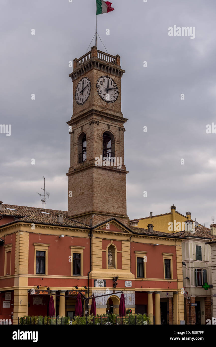 Turm des Rathauses in Forlimpoli Italien Stockfoto