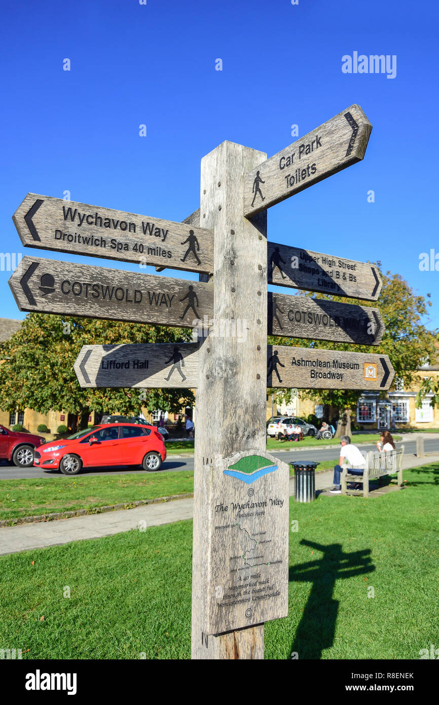 Die fingerpost Wychavon Weg, den Grünen, Broadway, Worcestershire, England, Vereinigtes Königreich Stockfoto