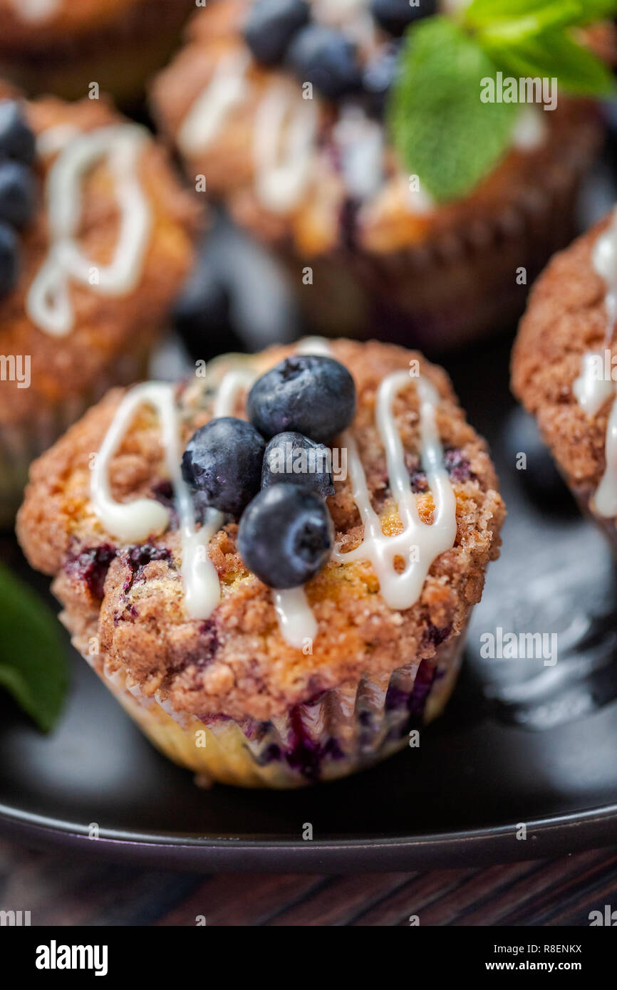 Hausgemachten blueberry muffins mit biologischen Zutaten. Stockfoto