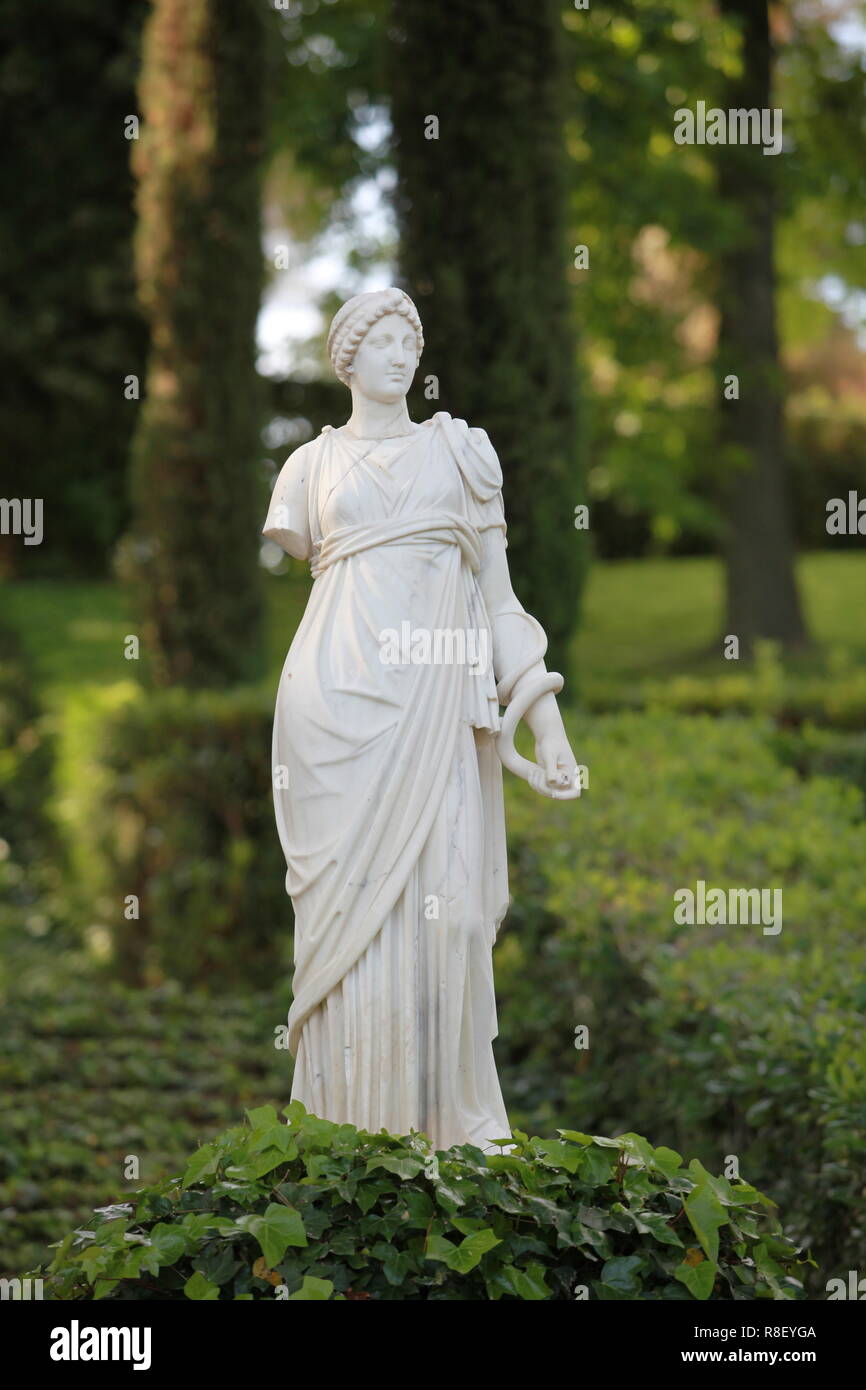 Griechische Frauen Statue Antike Stockfotos und -bilder Kaufen - Alamy