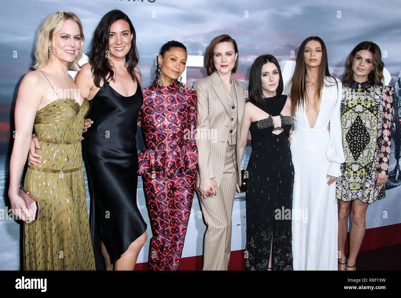 HOLLYWOOD, Los Angeles, CA, USA - 16. April: Ingrid Bolso Berdal, Lisa Freude, Thandie Newton, Evan Rachel Wood, Shannon Woodward, Angela Sarafyan, Katja Herbers am Los Angeles Premiere von HBO "Westworld" Saison 2 am ArcLight Hollywood Kinos Cinerama Dome am April 16, 2018 in Hollywood, Los Angeles, Kalifornien, Vereinigte Staaten. (Foto von Xavier Collin/Image Press Agency) Stockfoto