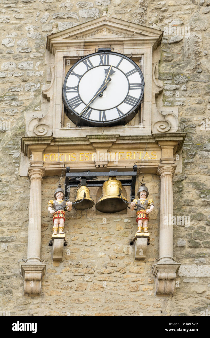 Uhr an der Carfax Tower in Oxford Engeland Stockfoto