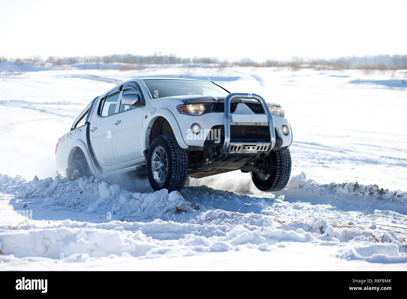 Weisse Truck im Schnee Stockfoto