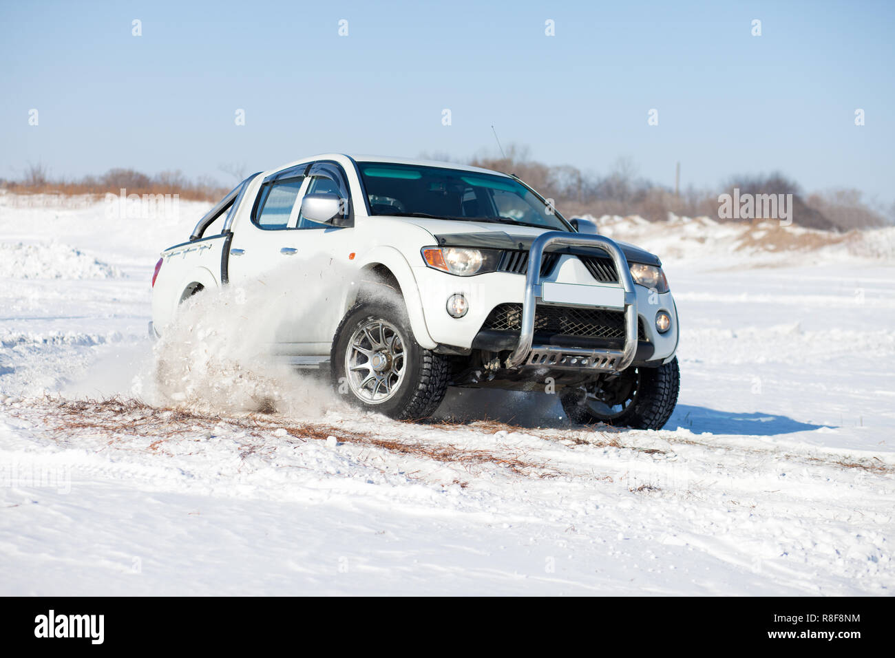 Weisse Truck im Schnee Stockfoto