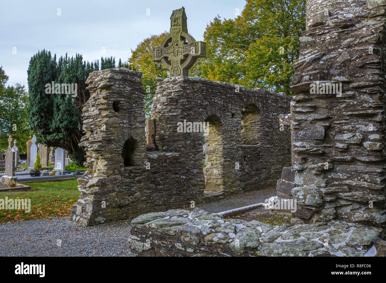 Hochkreuze im Abbey Monasterboice Stockfoto