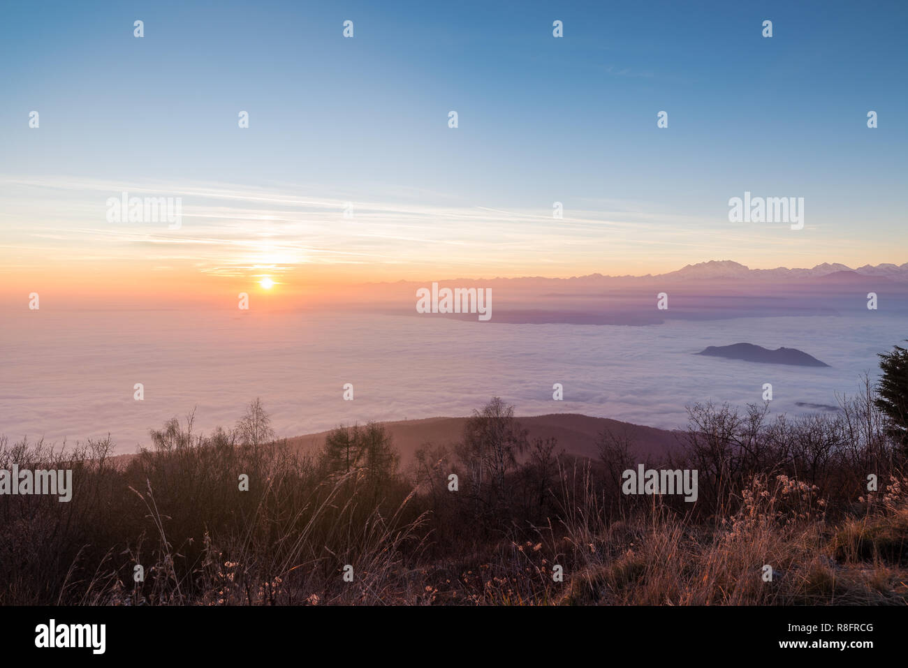 Alpen bei Sonnenuntergang mit Monte Rosa vom Campo dei Fiori, Varese, Italien Stockfoto