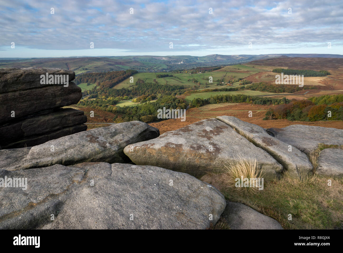 Blick von stanage Edge des Peak District Landschaft an einem Herbstmorgen, Derbyshire, England. Stockfoto