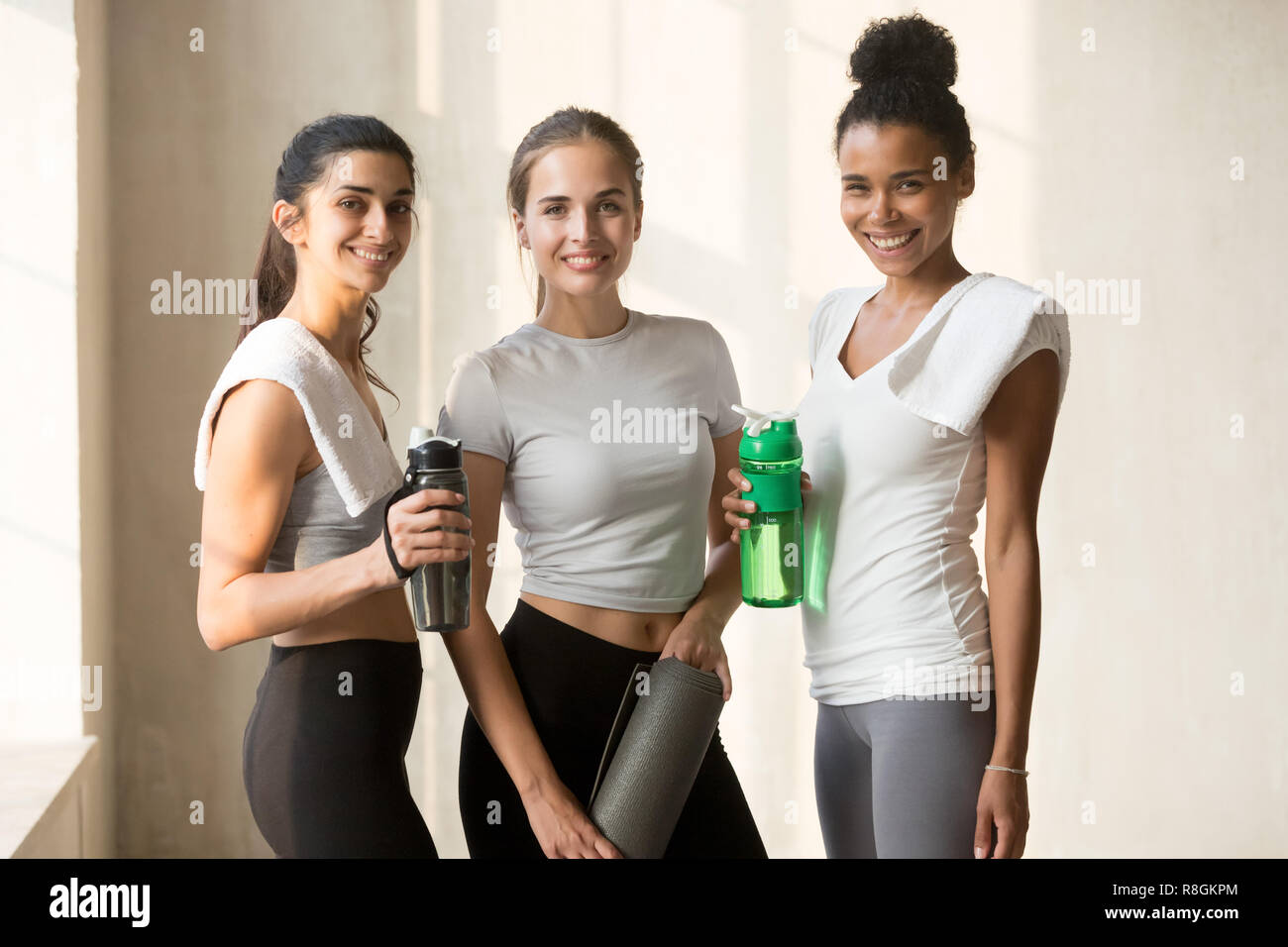 Präfekt schlanke attraktive Frauen Ausruhen nach Workout Stockfoto