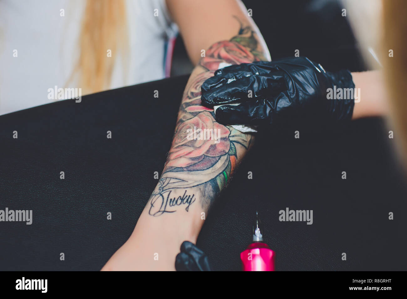 Girls Im Westen – Tattoo Teens Unter Der Dusche Girls Im Westen – Tattoo Teens Unter Der Dusche