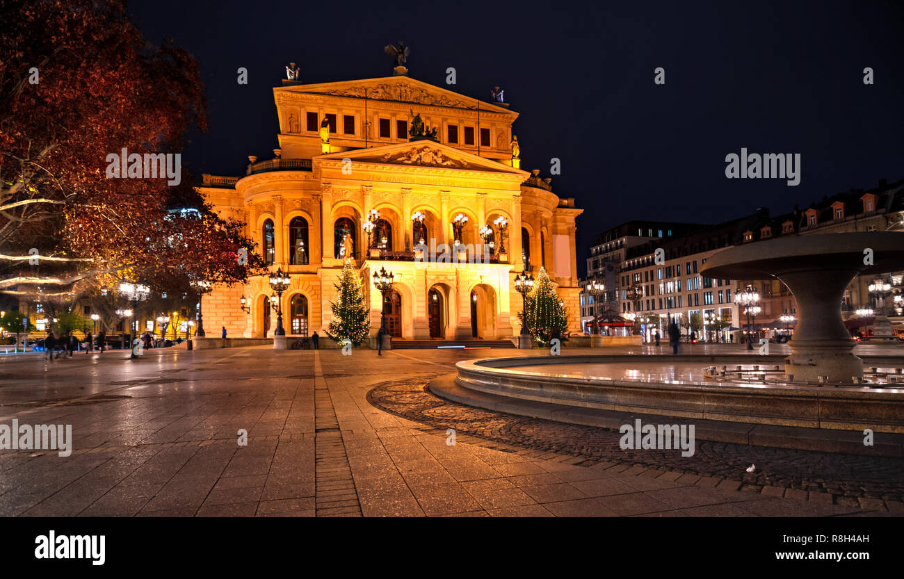 Frankfurt Alte Oper bei Cristmastime, Deutschland Stockfoto