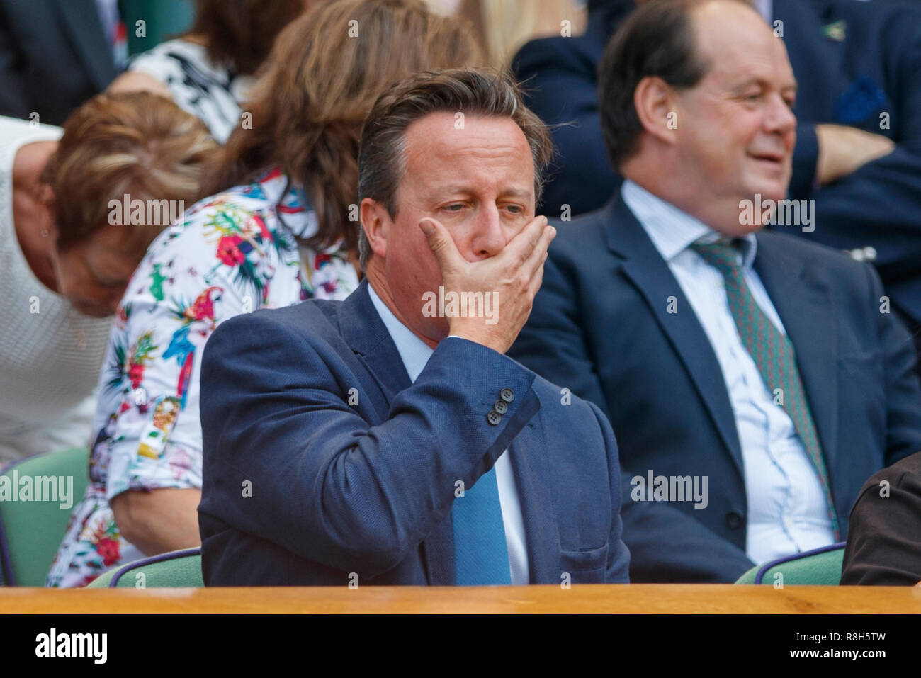 David Cameron Uhren während der Wimbledon Championships 2018 Stockfoto