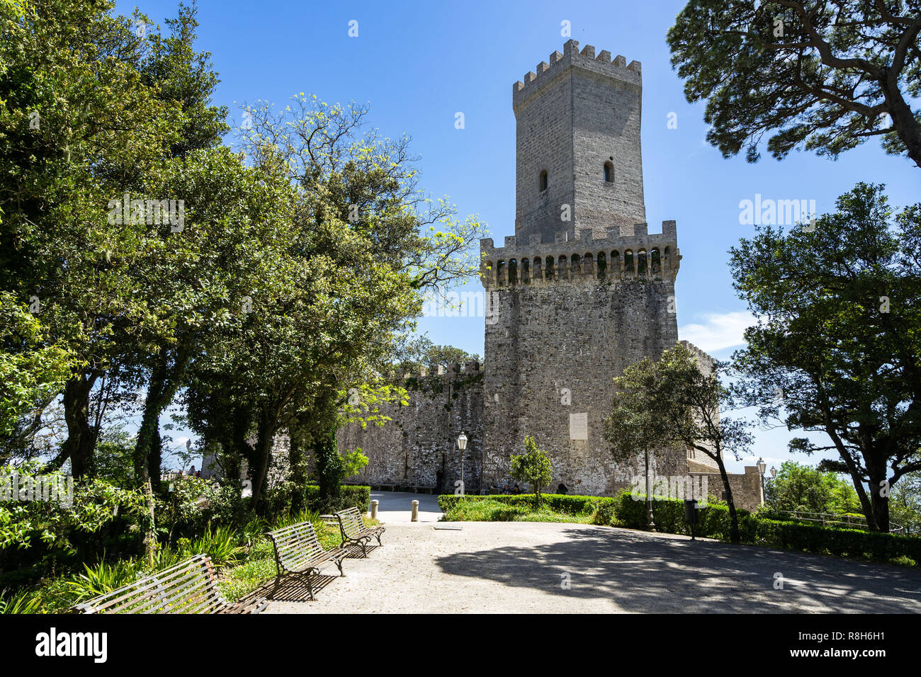 Turm der Venus Burg, im 12. Jahrhundert während der Normannischen Zeit gebaut. Erice, Sizilien, Italien Stockfoto