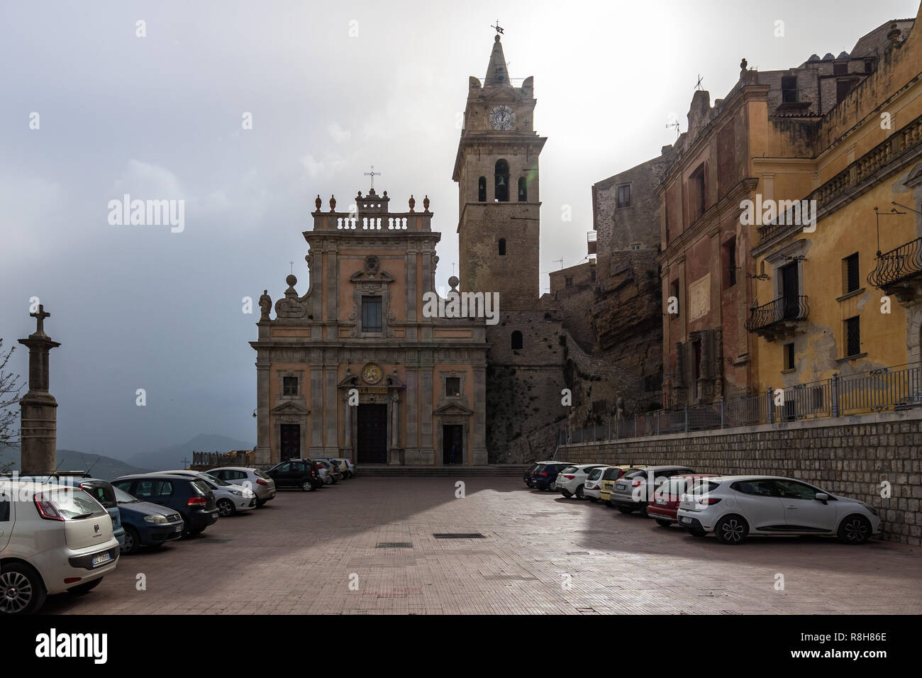 Caccamo Kathedrale wurde im 11. Jahrhundert während der normannischen Periode eine im barocken Stil umgebaut, Sizilien, Italien bauen Stockfoto