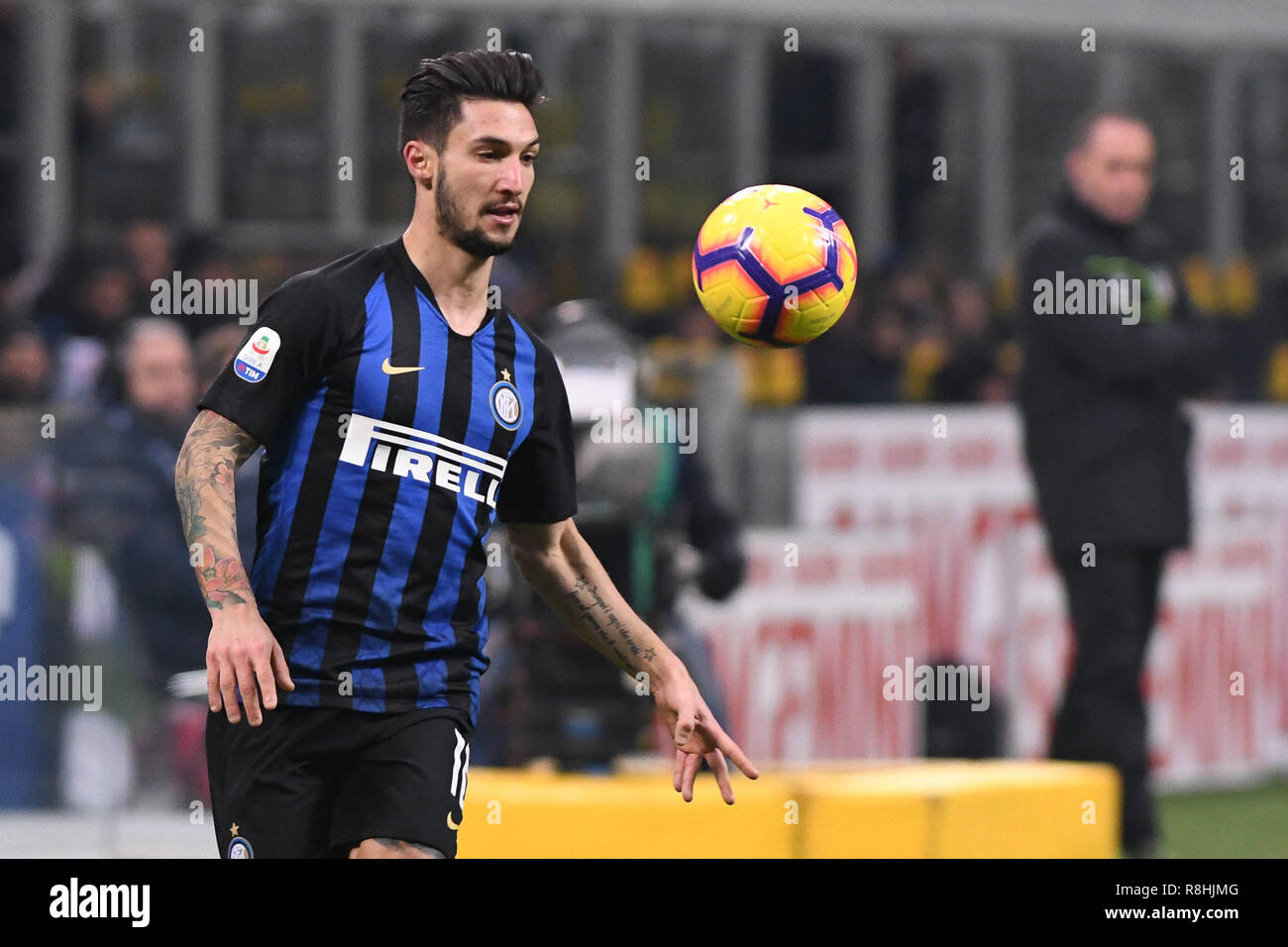 Mailand, Italien. 15. Dezember 2018. Foto Claudio Grassi/LaPresse 15 dicembre 2018 Milano (MI) Italia sport calcio Inter vs Udinese - Campionato di calcio Serie A TIM 2018/2019 - Stadio Giuseppe Meazza. Nella Foto: Matteo Politano (#16) Inter Mailand (MI) Italien Sport Fussball FC Internazionale Mailand vs Udinese Calcio - Italienische Fußball-Liga Serie A TIM 2018/2019 - Giuseppe Meazza Stadion. In der Pic: Matteo Politano (#16 Inter) Credit: LaPresse/Alamy Live News Credit: LaPresse/Alamy leben Nachrichten Stockfoto
