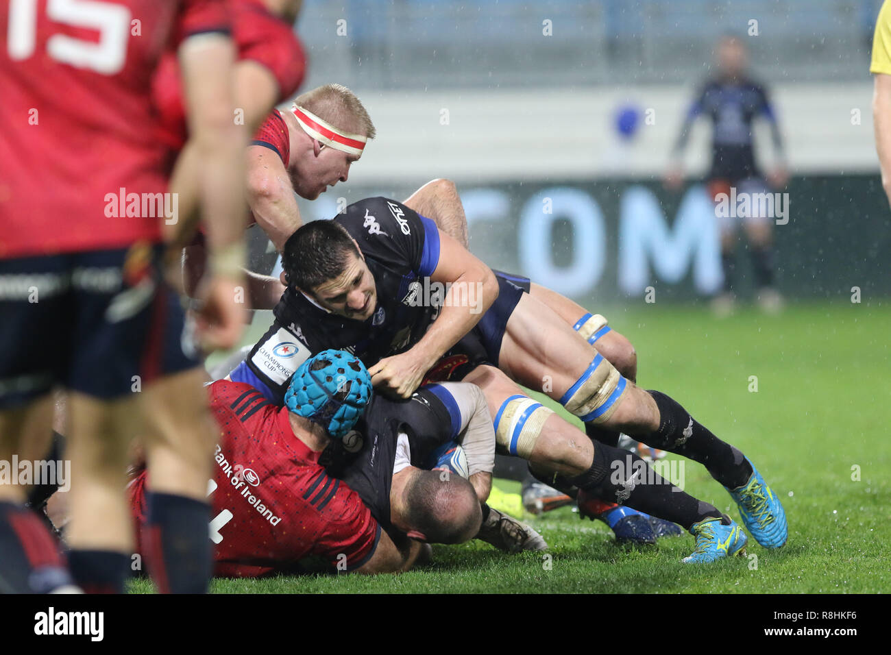 Castres, Frankreich. 15. Dezember 2018 europäischen Champions Cup Rugby. Saison 2018-2019 Castres Olympique versus Munster Rugby Credit: Sebastien Lapeyrere/Alamy Leben Nachrichten. Stockfoto
