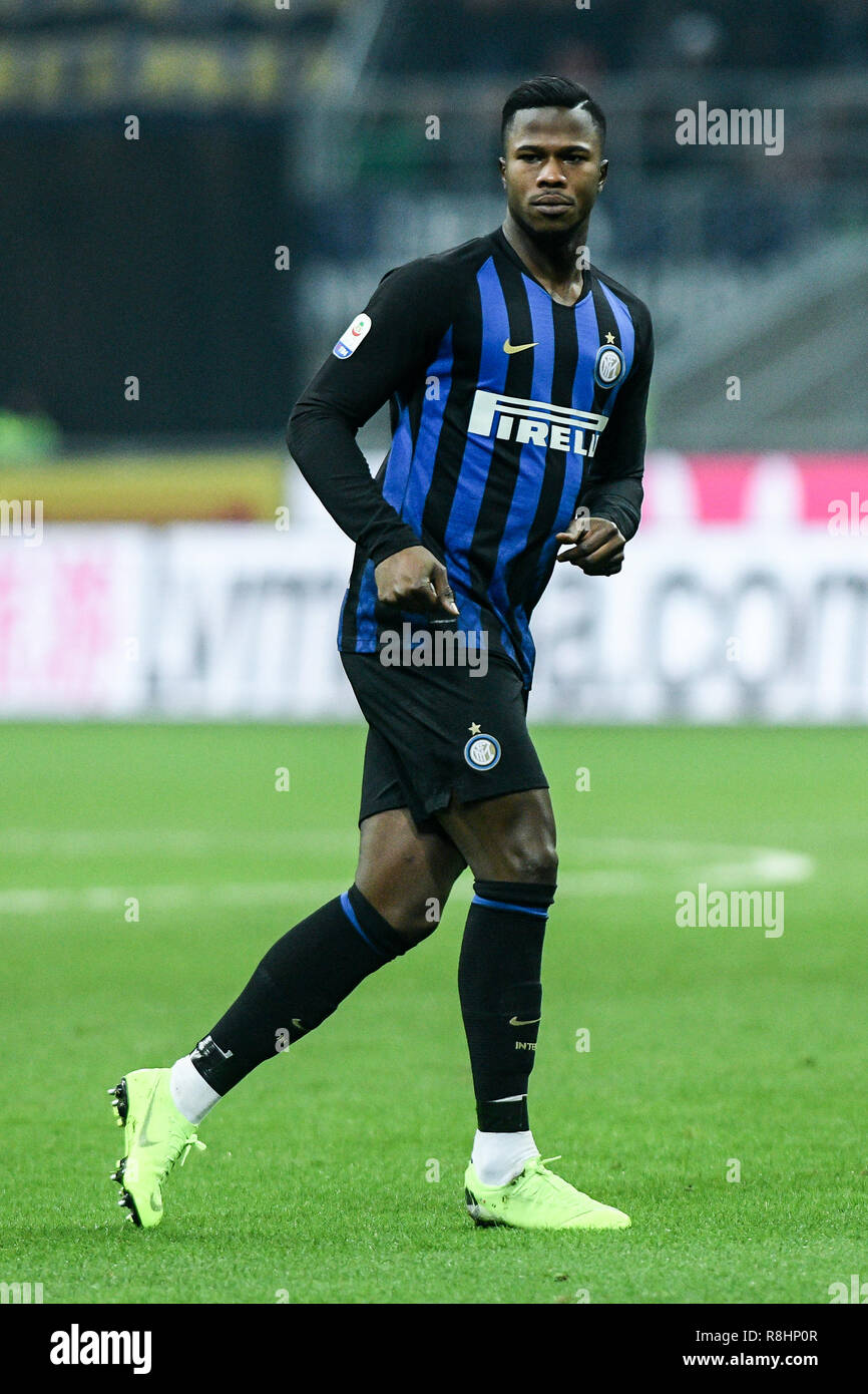 Mailand, Italien. 15. Dez 2018. Vorwärts Keita Klingenwechsel (Inter)Während der Serie ein Fußballspiel sieht, Inter Mailand vs Udinese Calcio im San Siro Meazza Stadion in Mailand, Italien am 15. Dezember 2018 Quelle: Piero Cruciatti/Alamy leben Nachrichten Stockfoto