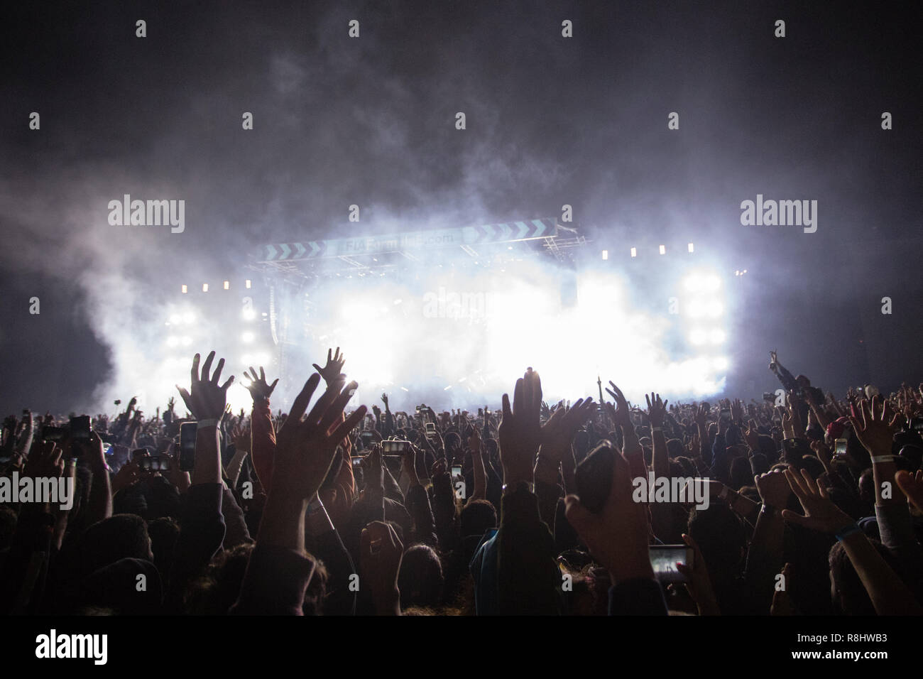 Ad Diriyah, Saudi-Arabien. 15. Dezember 2018. Der französische DJ David Guetta spielt zu einem historischen Open-Air-Masse an der Jahreszeit - öffnung Formel E Rennen in Saudi-Arabien. Credit: Stephen Lioy/Alamy leben Nachrichten Stockfoto