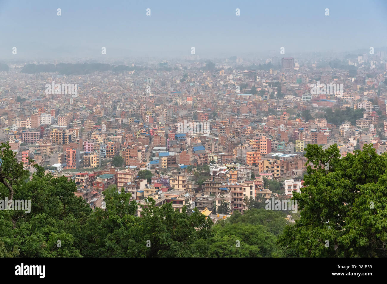 Panoramablick von Kathmandu Stadt von oben am Swayambhunath (Monkey Tempel), Kathmandu, Nepal, Asien Stockfoto