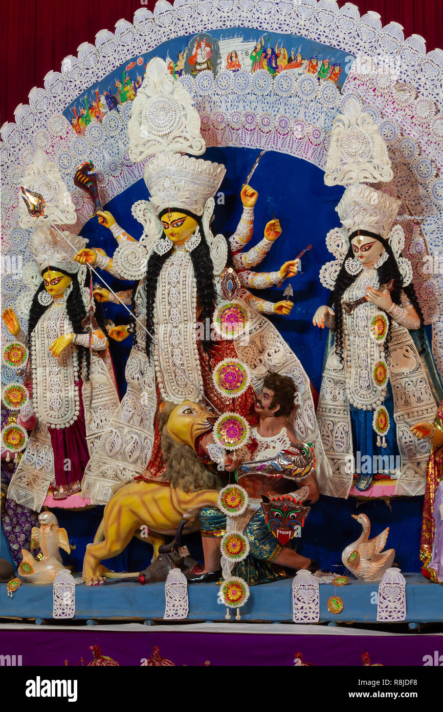 E-Block, C.R. Park, New Delhi, DT-16 Oct 2018. Eine Ansicht von Durga Puja Pandal Idiol In Stockfoto