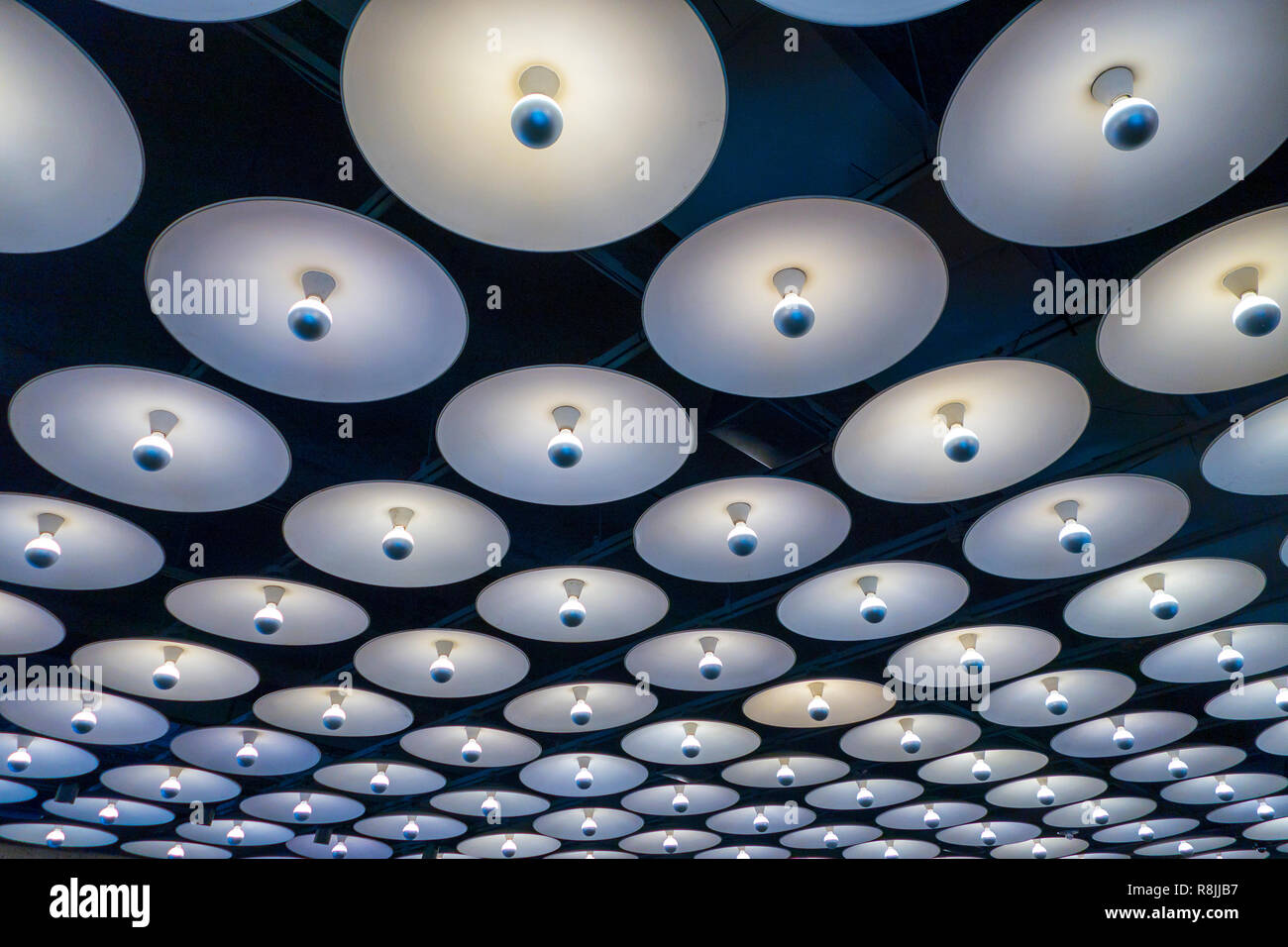 Meer der Beleuchtung auf und in persepective suchen Stockfoto
