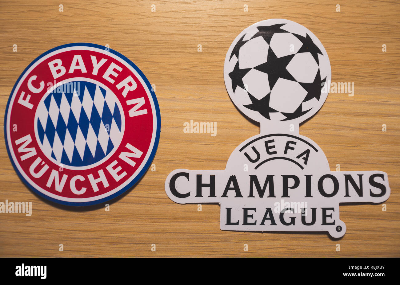 15. Dezember 2018. Nyon Schweiz. Das Logo des Fußballclubs FC Bayern  München und die UEFA Champions League Stockfotografie - Alamy