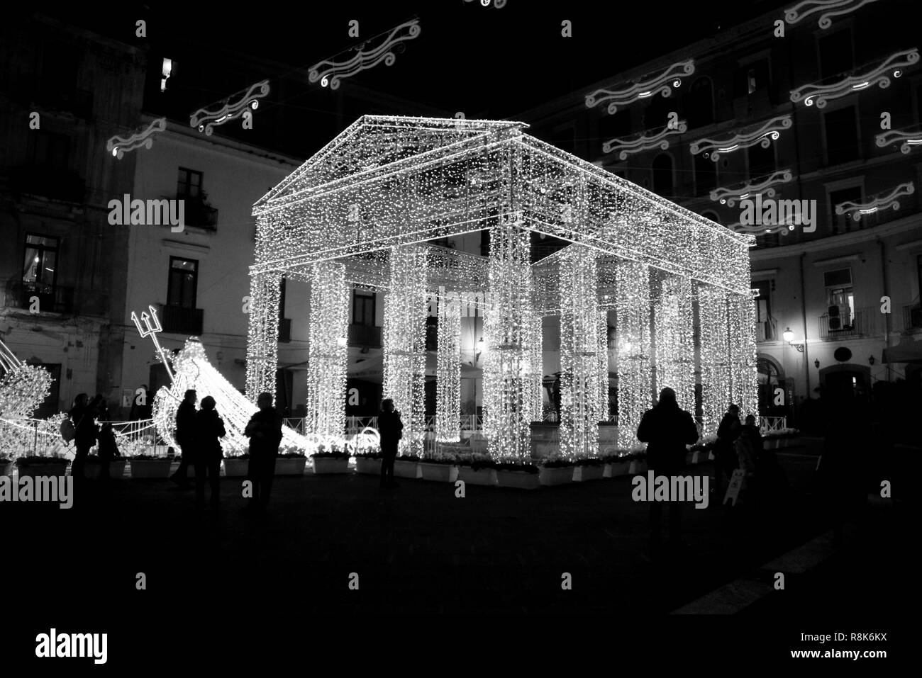 Italien: Die Luci d'Artista, Weihnachtsbeleuchtung in Salerno, Dezember 8,2018 Stockfoto