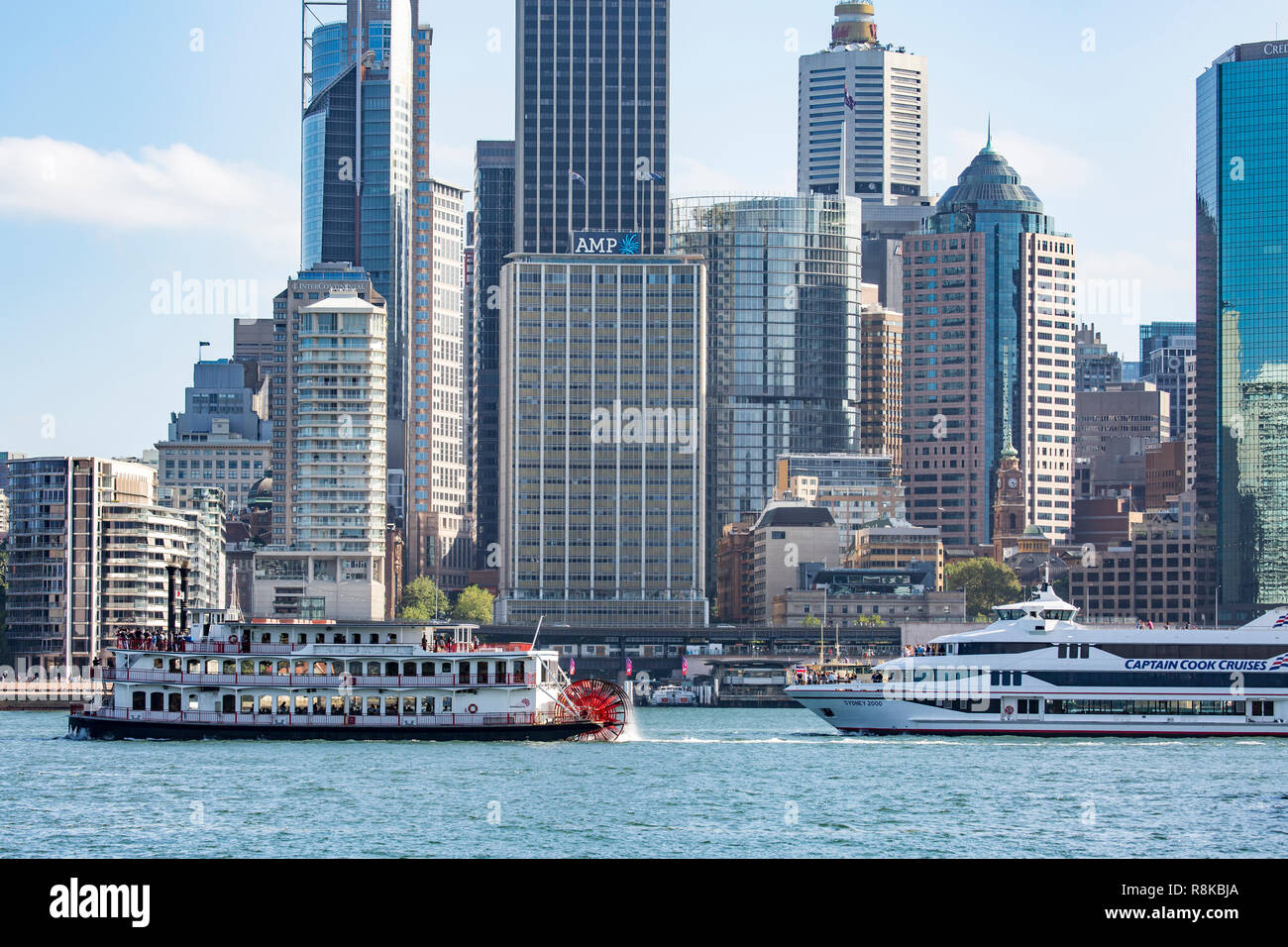 Das Zentrum von Sydney Skyline und Boote am Hafen, Sydney, Australien Stockfoto