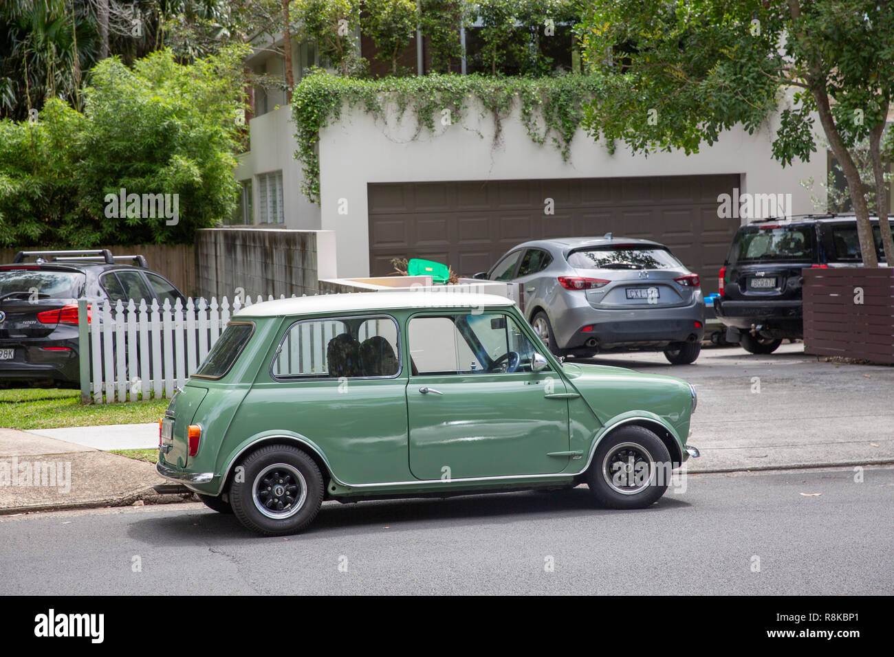 1964 Classic Mini 850 Auto in Sydney Australien, grüne Karosserie mit weißem Dach Stockfoto