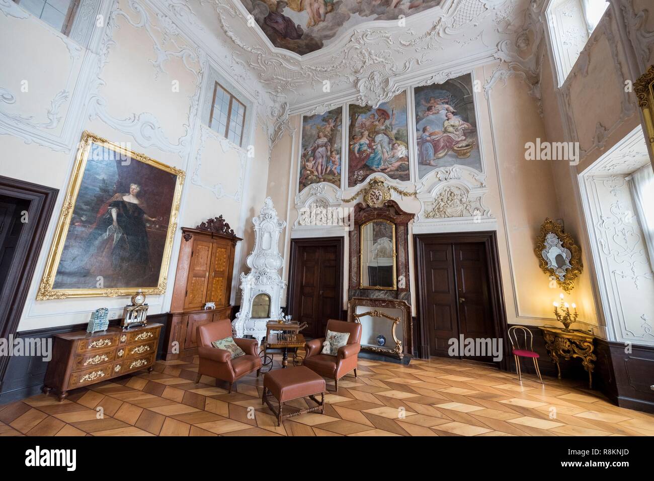 Tschechische Republik, Südböhmen, Jemniste, Schloss Jemniste, Salon Interieur Stockfoto