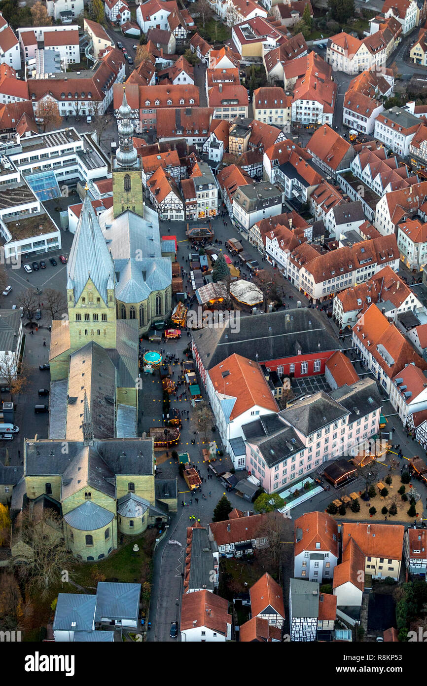 Luftaufnahme, Rathaus, der Kirche St. Peter, St. Patrokli Dom, Weihnachtsmarkt, Petrikirchhof, Cathedral Square, Altstadt Soest, Soest, Soester Stockfoto