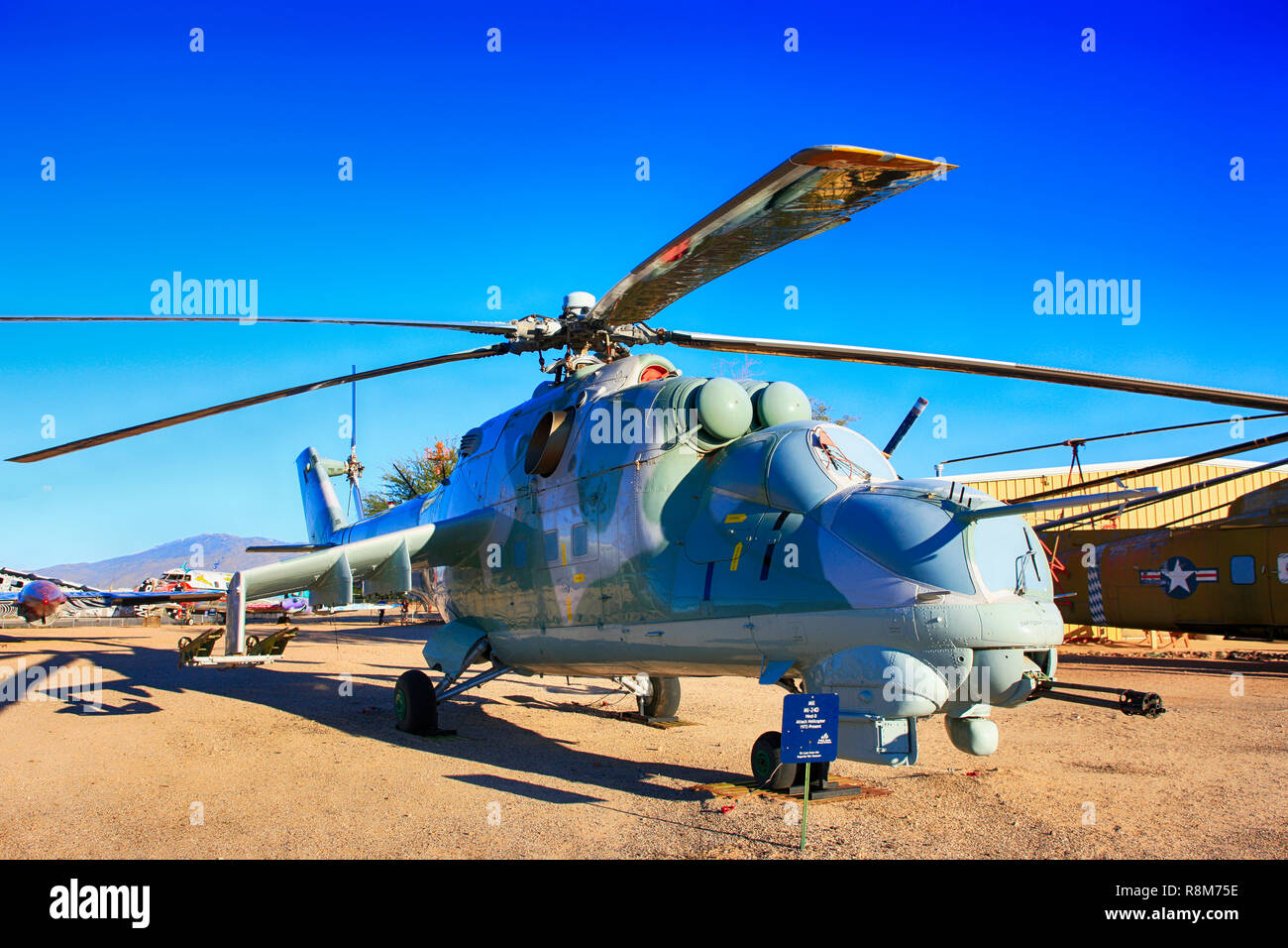 Sowjetische Mil Mi-24-Kampfhubschrauber auf Anzeige an den Pima Air & Space Museum in Tucson, AZ Stockfoto