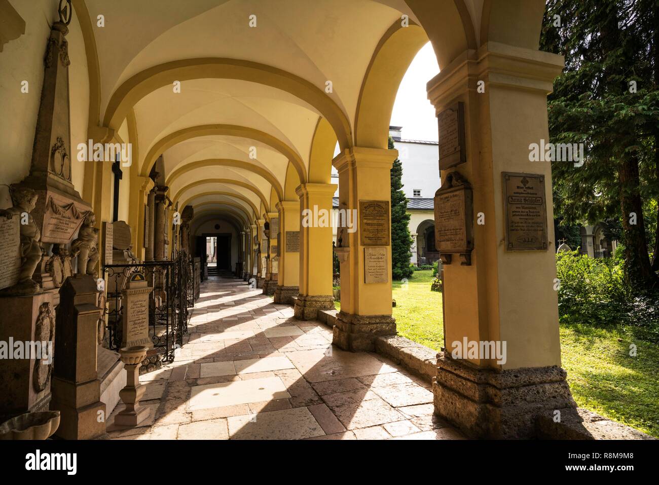 Österreich, Sazburg, Altstadt als Weltkulturerbe von der UNESCO, St. Sebastian Friedhof, Soleil aufgeführt, sans personne Stockfoto