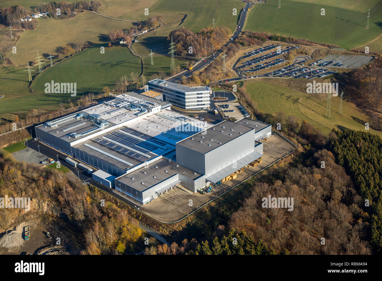 Luftbild, KOSTAL Kontakt Systeme GmbH, Zum Timberg, Personal Parkplatz, Car Linien, Brunscheider Straße, Wettringhof, Lüdenscheid, Sauerland, Märkischer Kr Stockfoto