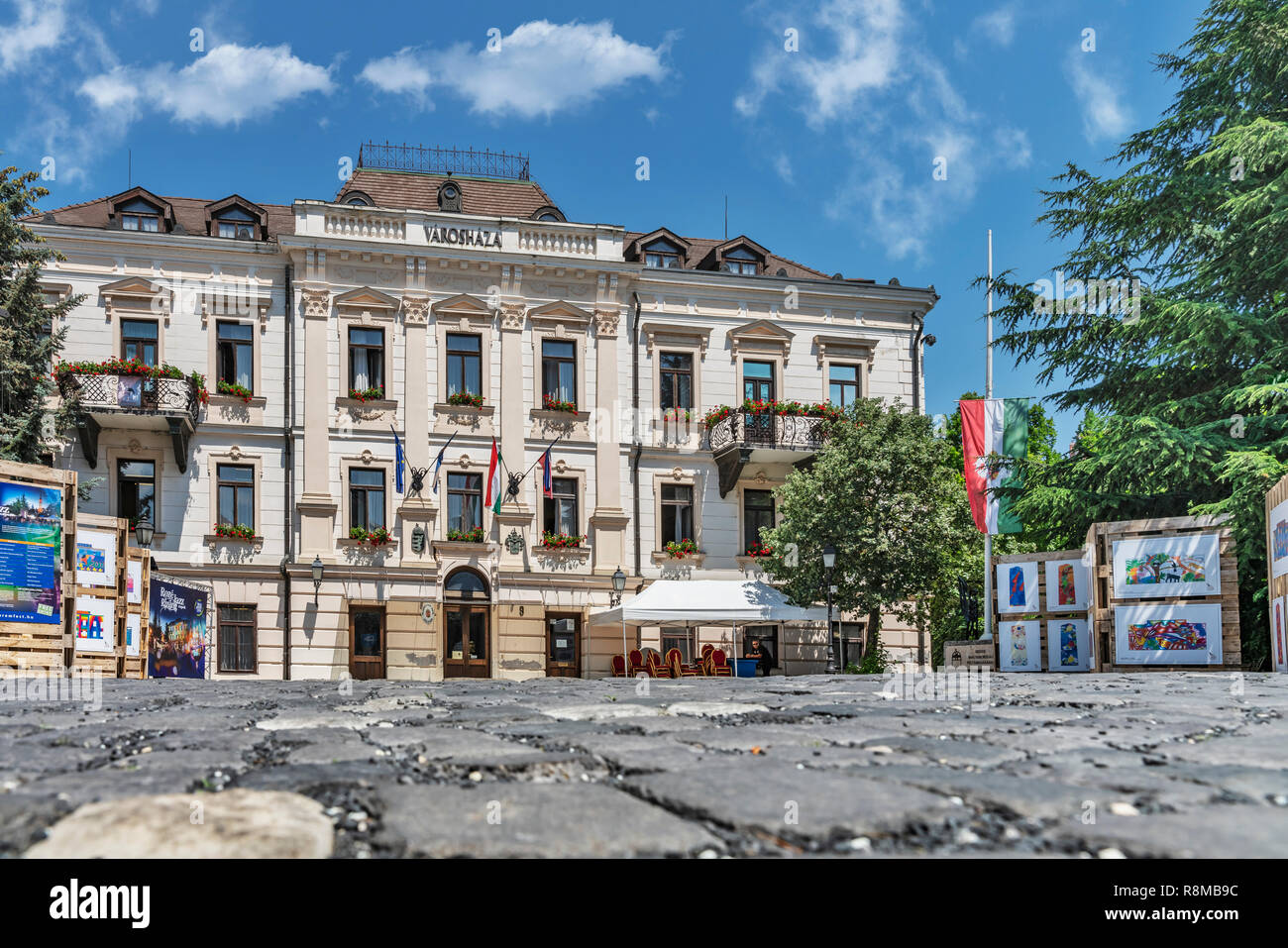 Das Rathaus (Varoshaza) von Veszprem ist auf Ovaros Square, Veszprem, Budapest, Ungarn, Europa Stockfoto