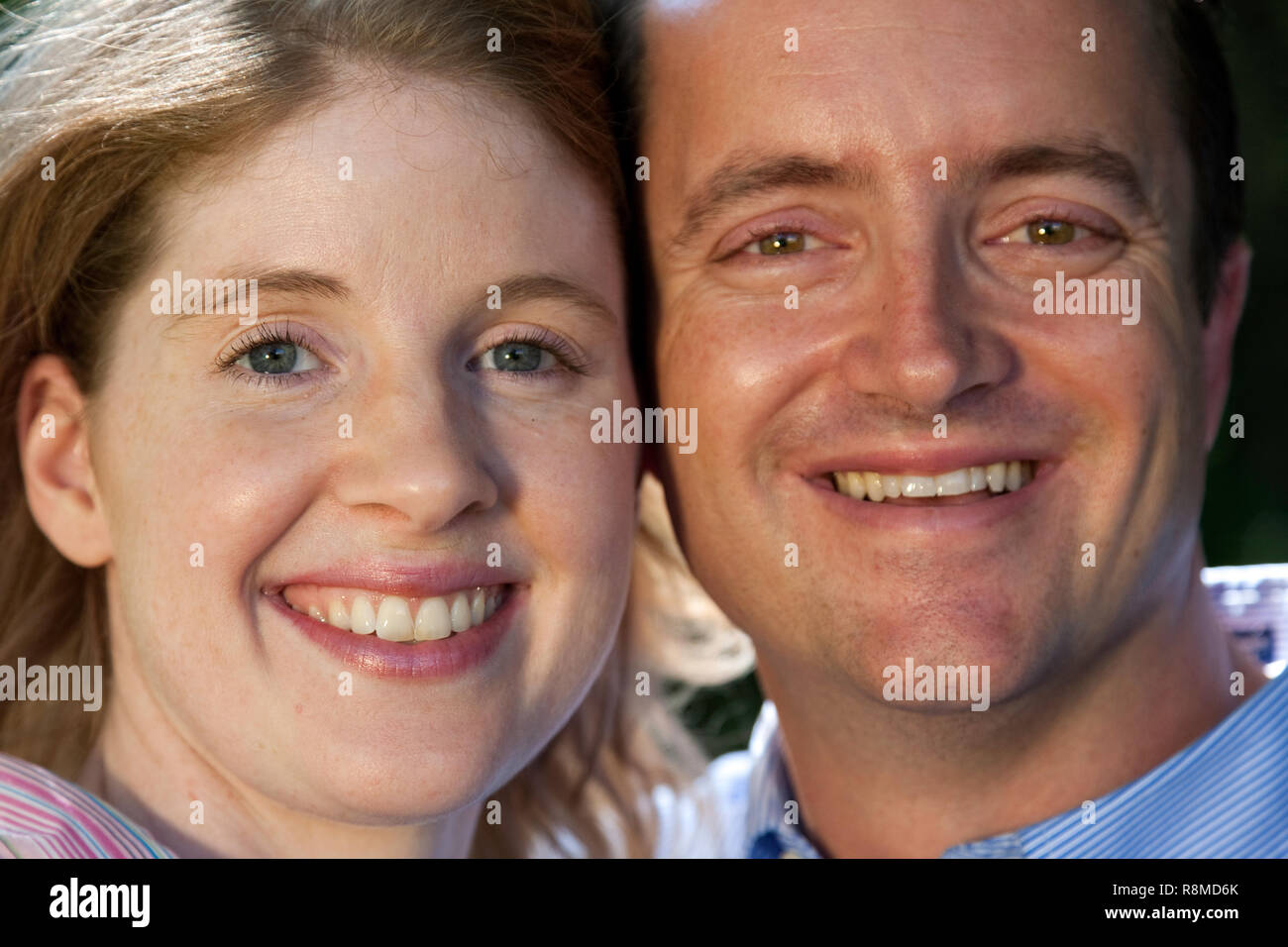 Nahaufnahme einer liebenden Paar für die Kamera posieren, USA Stockfoto