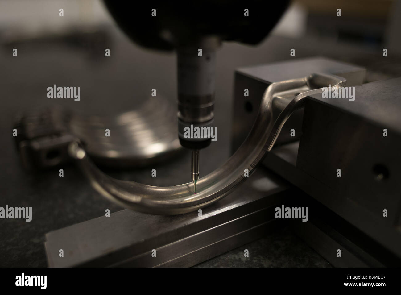 CMM, Koordinatenmessmaschine ist eine Technologie mit hoher Genauigkeit der Messungen. Stockfoto