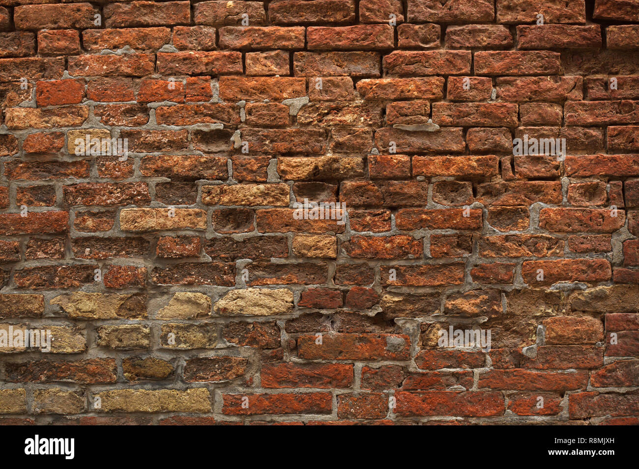 Alte Mauer am Fondamente Nove in Venedig, Italien. Hintergrund Textur. Stockfoto