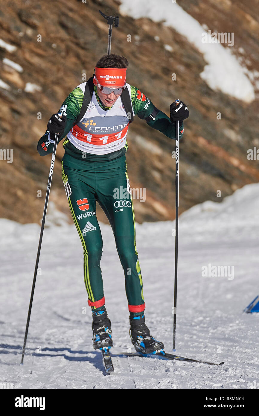 Lenzerheide, Schweiz, 16. Dezember 2018. Philipp Lipowitz während der 2018 IBU Junior Cup Männer 10 km Sprint Wettbewerb in Lenzerheide. Credit: Rolf Simeon/Alamy leben Nachrichten Stockfoto