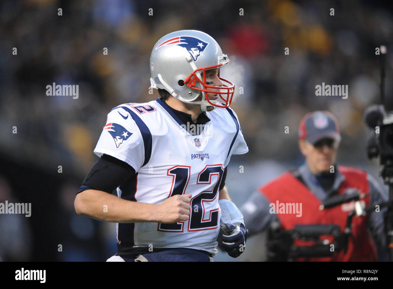 16. Dezember 2018: Patrioten #12 Tom Brady während der Pittsburgh Steelers vs New England Patriots Spiel am Heinz Feld in Pittsburgh, PA. Jason Pohuski/CSM Stockfoto