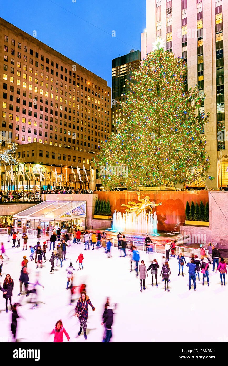 Weihnachten New York Rockefeller Plaza Eislaufbahn Weihnachtsbaum Stockfoto