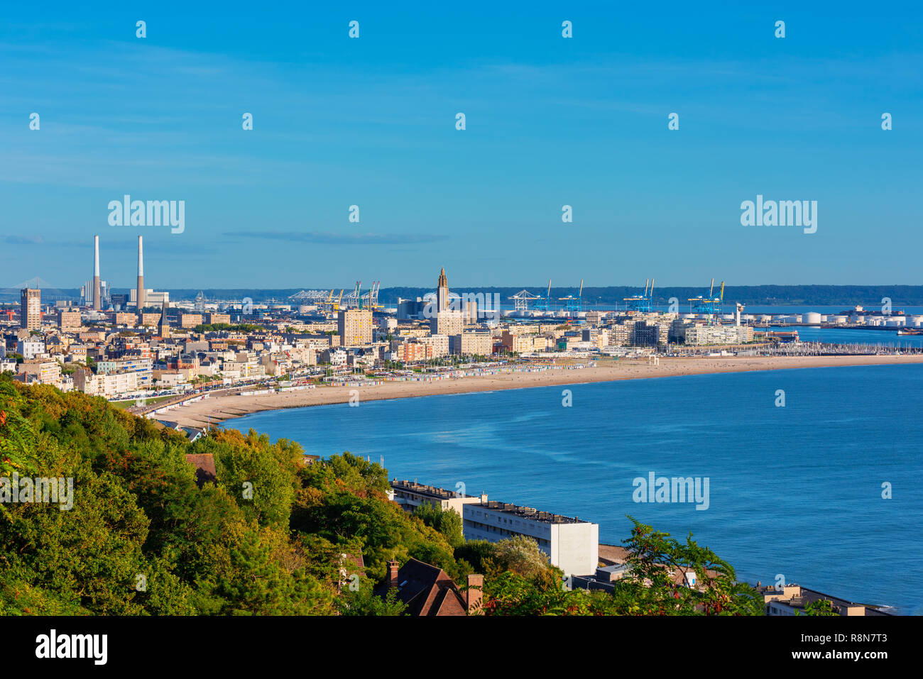 Hohen winkel Blick auf die Skyline, die Küste und den Hafen von Le Havre, Normandie, Frankreich Stockfoto