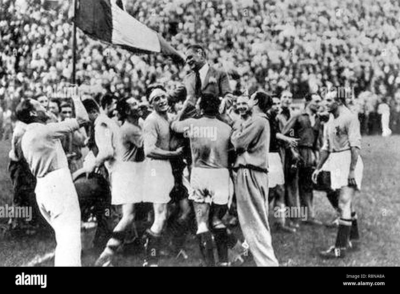 Rom, Italien. Juni 10, 1934. Finale Italien - Tschechoslowakei. Der italienische Fußball-Team feiert den Sieg Stockfoto
