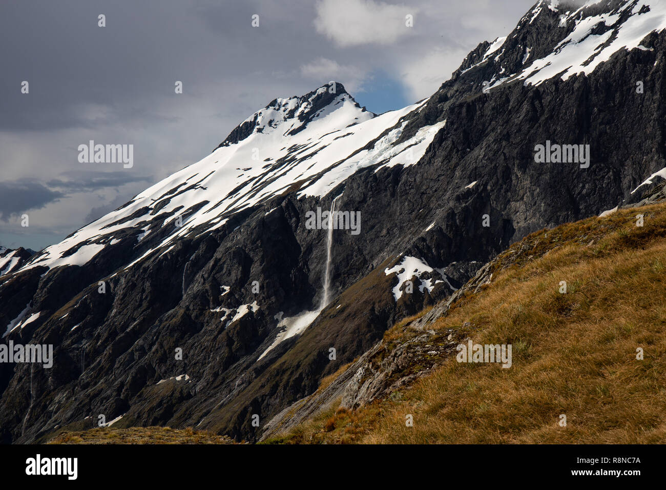 Berge mit Lawine, Neuseeland Stockfoto