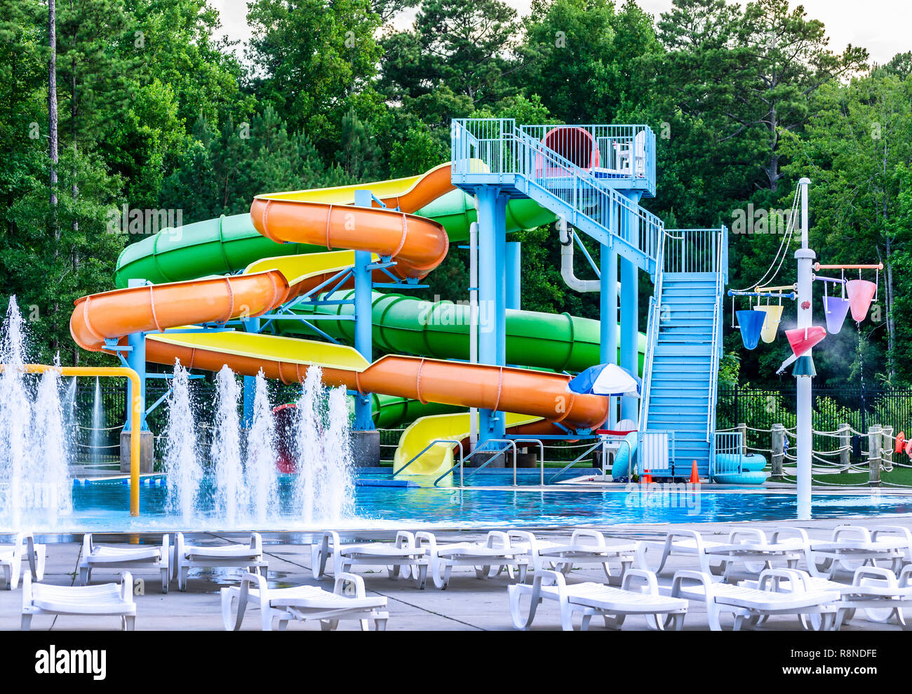 Eine Wasserrutsche wird dargestellt, nach Stunden in Browns Mill Family Aquatic Center, Juli 9, 2014, in Lithonia, Georgia. Stockfoto