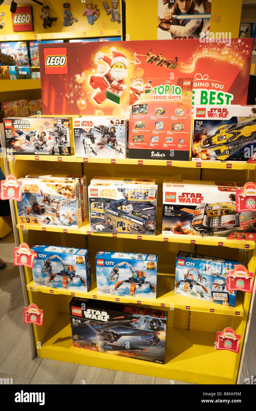 Auswahl an Lego Star Wars thematische Felder auf Verkauf für Weihnachten 2018 innerhalb einer Toys R Us, Store, Cebu City, Philippinen Stockfoto